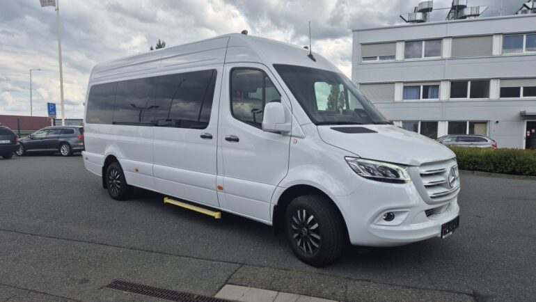 MERCEDES-BENZ-319-VIP-CDI-Tourer-PRO