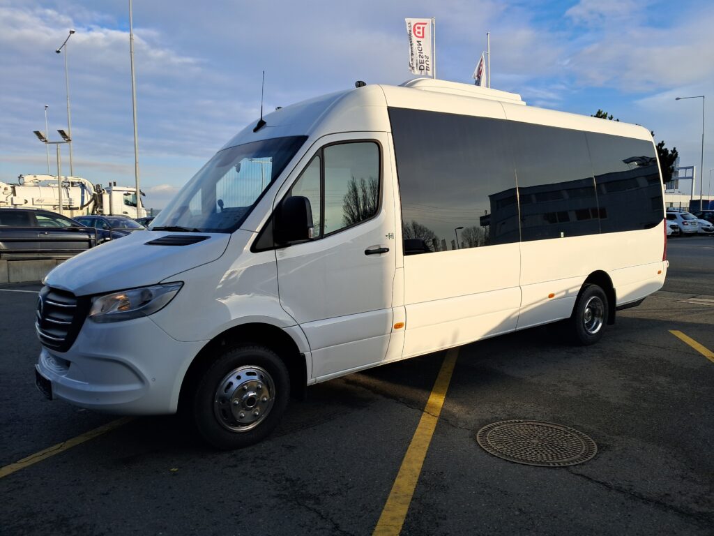 Mercedes-Benz Sprinter 519 Comfort 19+1 Automatik LED, 2026 god